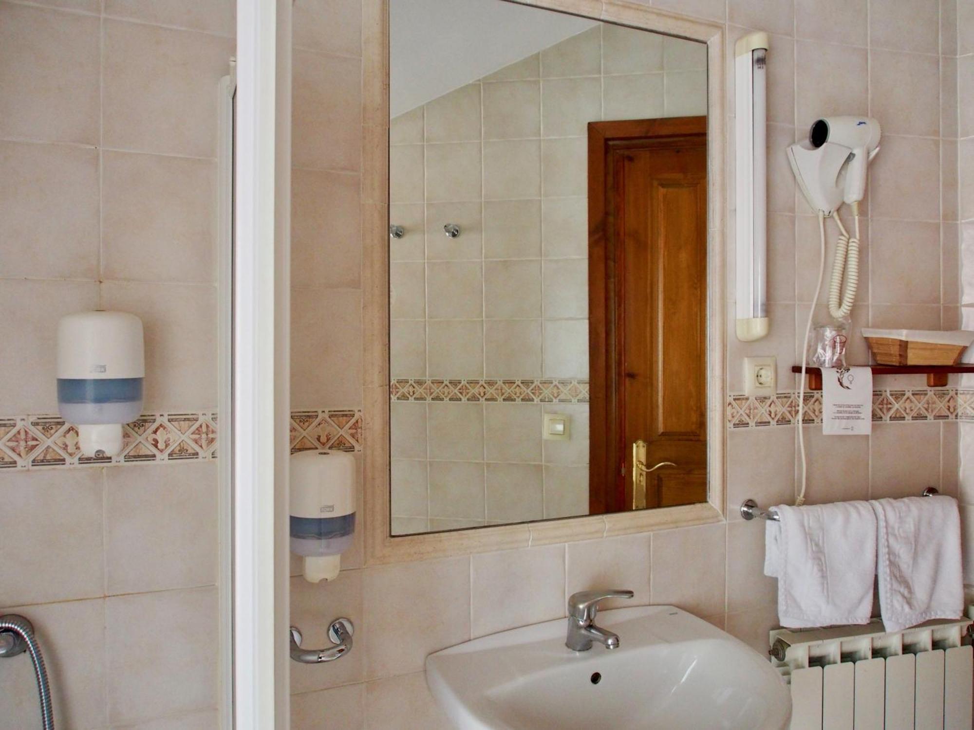 Hostal Remona إسبيناما المظهر الخارجي الصورة