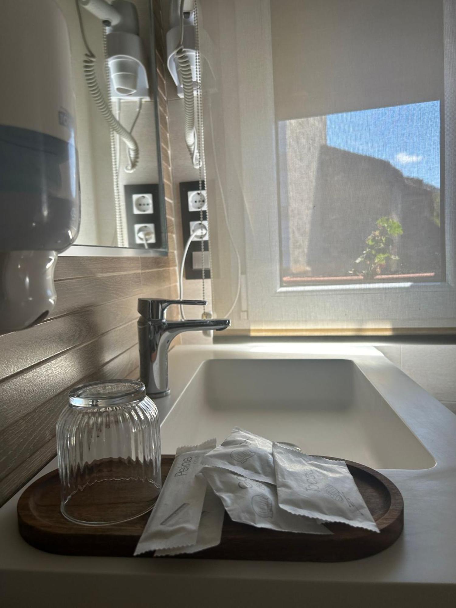 Hostal Remona إسبيناما المظهر الخارجي الصورة